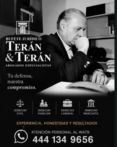 Abogado de Bufet Terán y Terán trabajando en su despacho